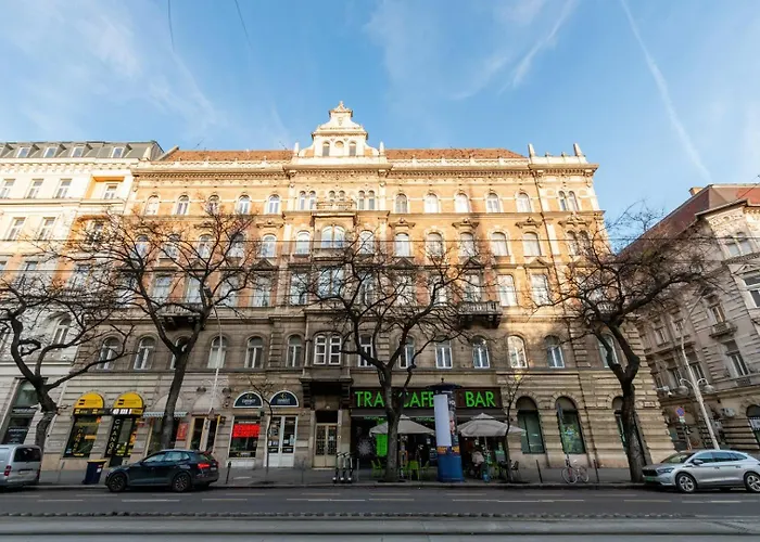 Royale Apartment